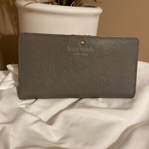 Kate Spade Gray Wallet
